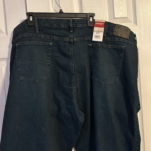 Wranglers authentics Men’s 48 x 34 Dark Wash Denim Jeans - Picture 2 of 6
